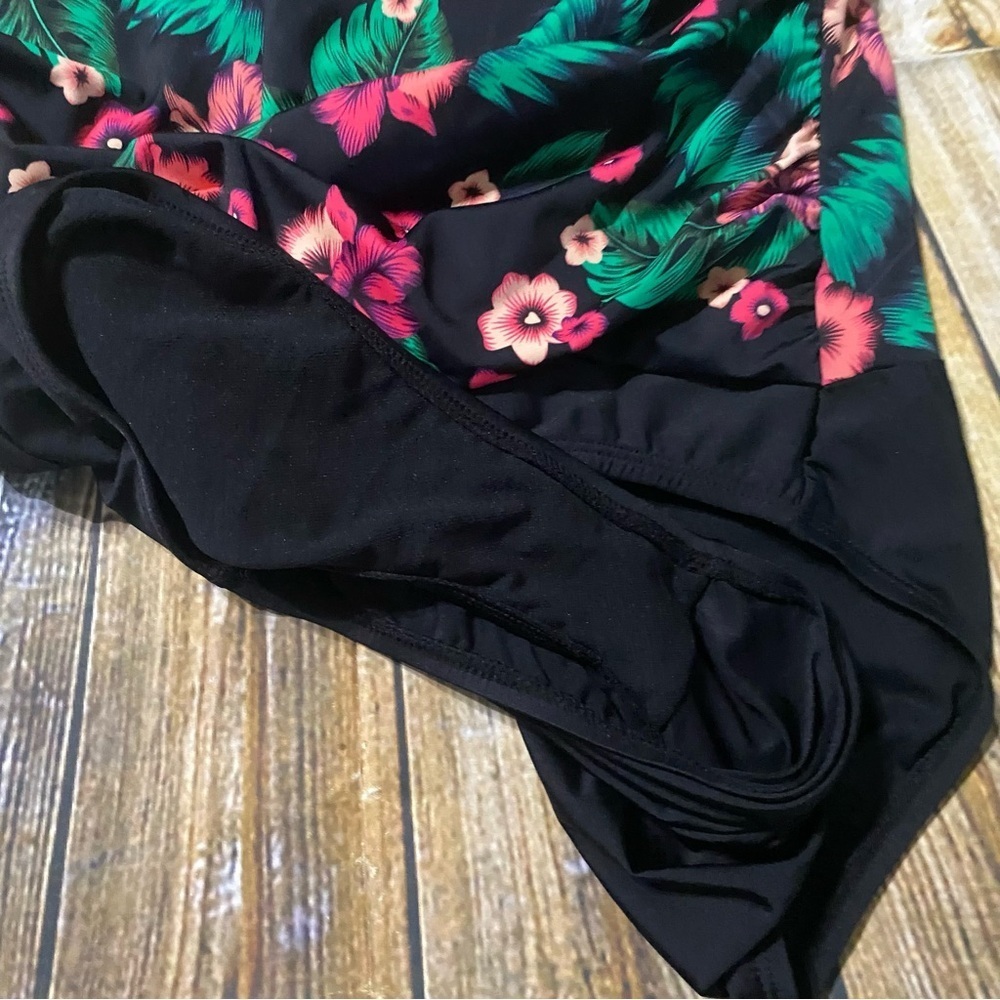 Hilor Black Green Tropical Hawaiian Lightly Padded Strapless One Piece Swimsuit - Picture 2 of 5